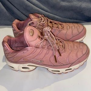 Gently Used Pink Nike Air Max Plus Size 8.5 Women’s
